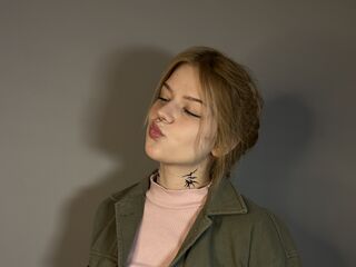 MaxineHaines's Live sex cam Profile Image